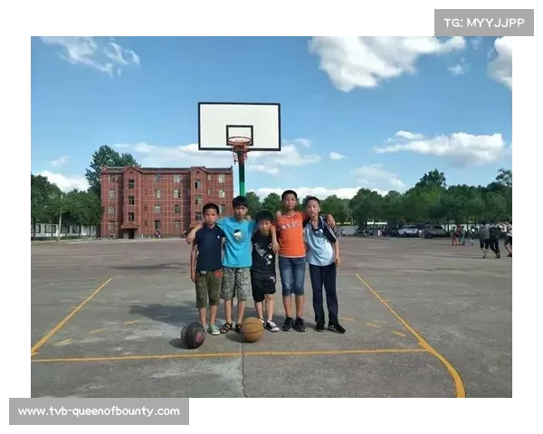 沙岗镇中学篮球赛颁奖典礼举行，政教处主任勉励学生延伸拼搏精神至学业